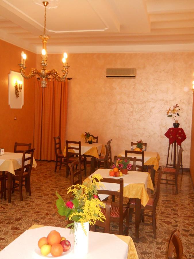 Antico Palazzo Bed & Breakfast Giardini Naxos Ngoại thất bức ảnh