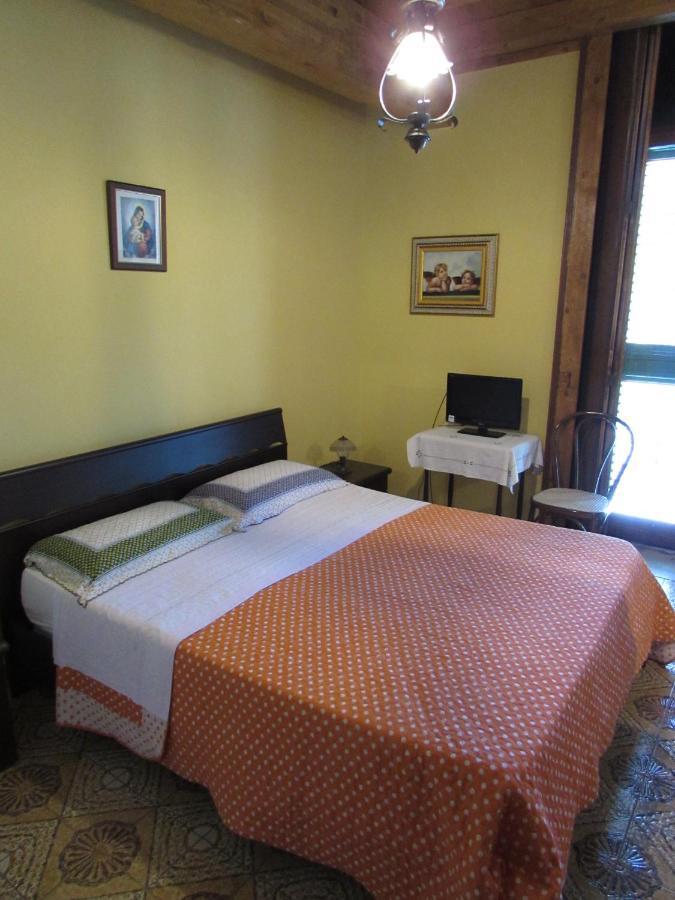 Antico Palazzo Bed & Breakfast Giardini Naxos Ngoại thất bức ảnh